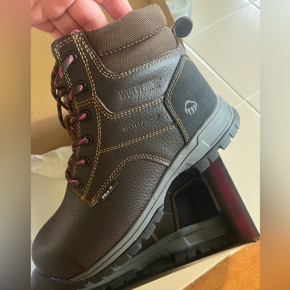 COPY - brand new women’s wolverine steel toe boots. - Picture 3 of 5